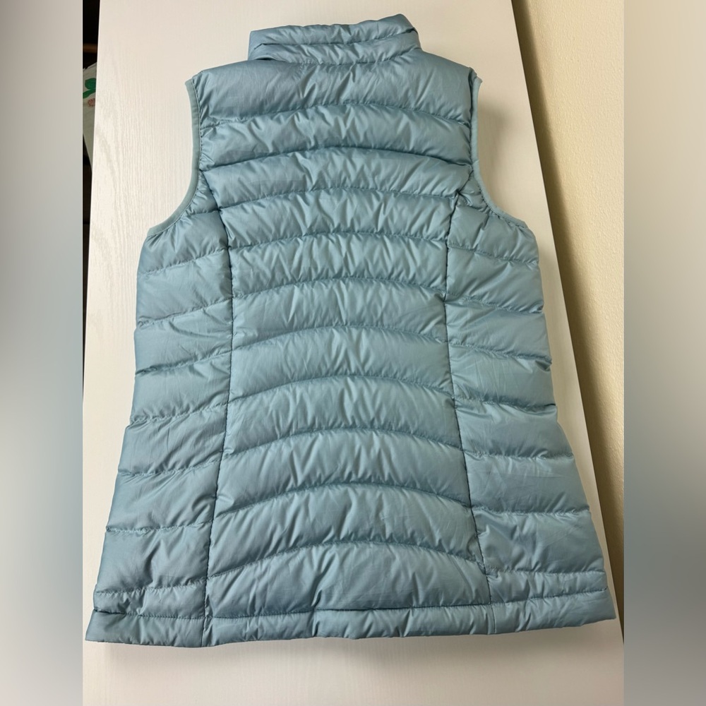Patagonia Periwinkle Youth Puffer Vest. Size L 12 Youth - Picture 3 of 9